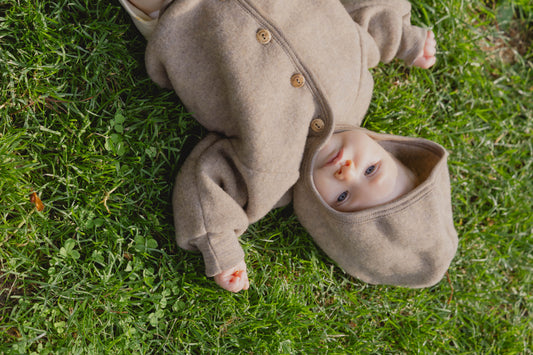 Abrigo con capucha y botones de madera - Walnut